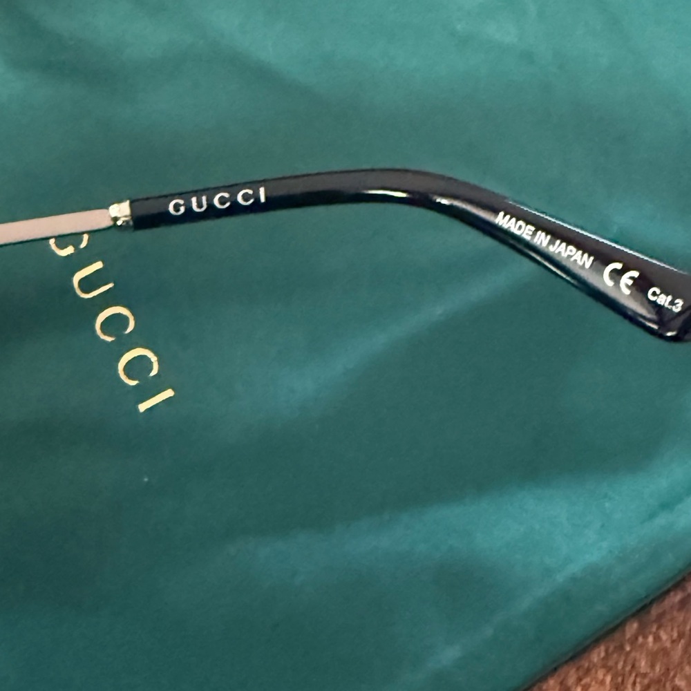 Gucci Silver and Black Sunglasses - Picture 3 of 6